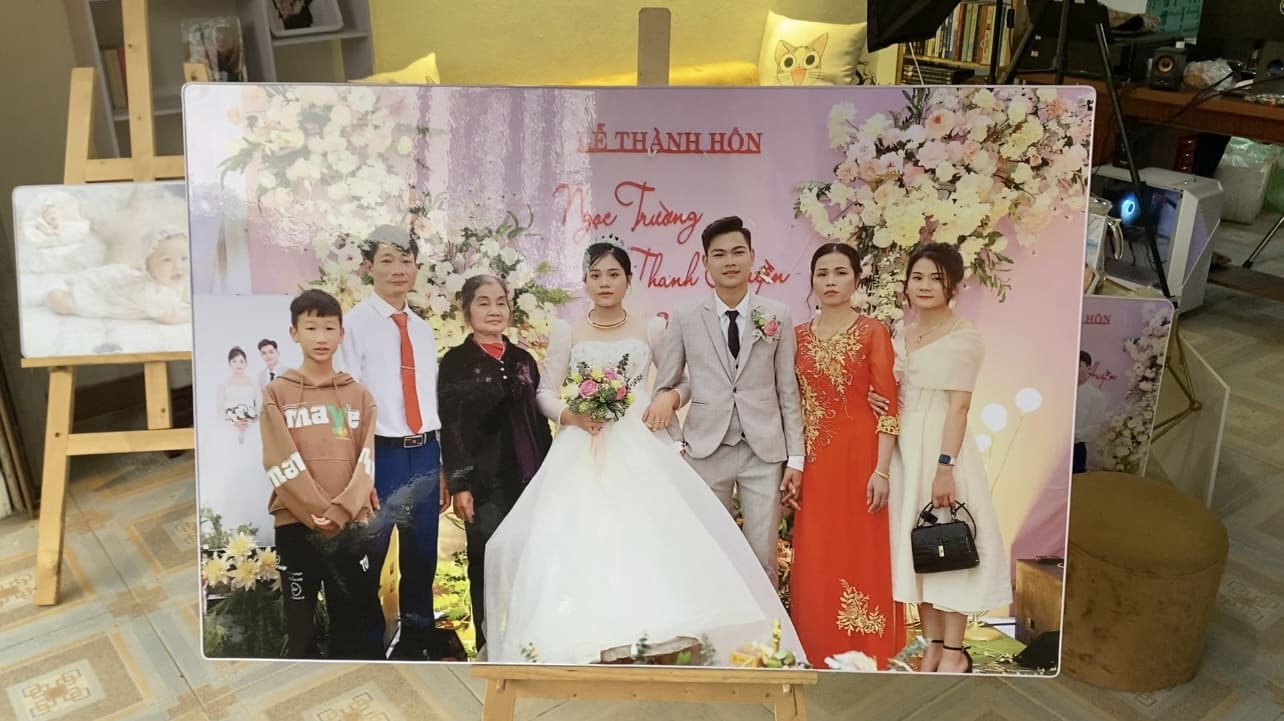 IN ẢNH GIA ĐÌNH KHỔ LỚN – Giao hàng tận nhà, chất lượng sắc nét giá cả hợp lý